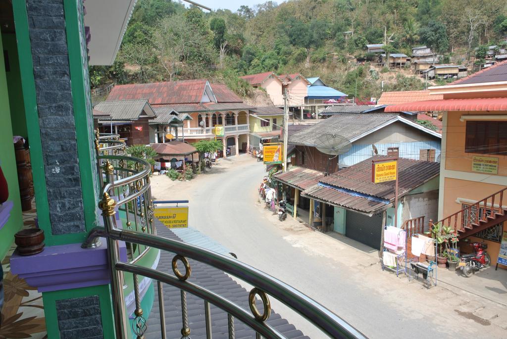 Phonemany Guesthouse Muang Pakbèng Extérieur photo